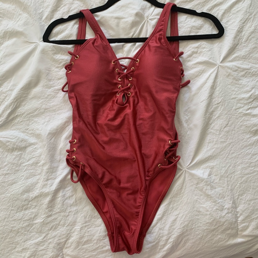 Low back One piece bikini 👙